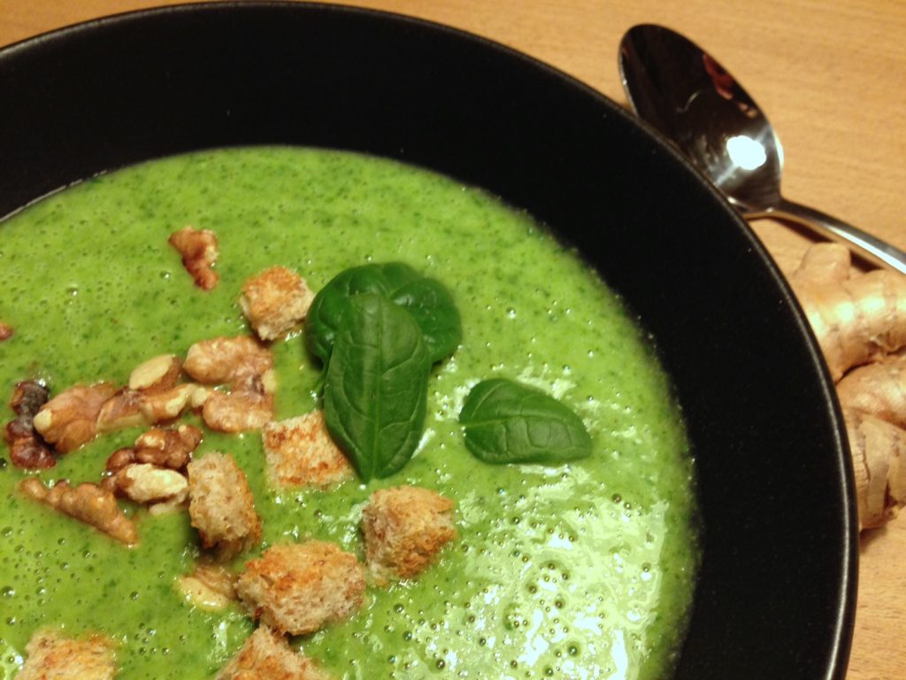 Grüne Feldsalat-Brokkoli-Suppe - Muddis kochen