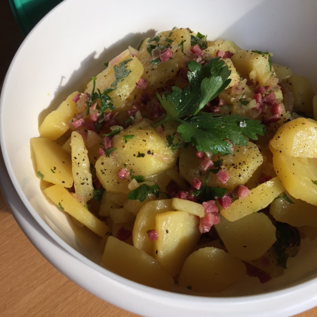 Kartoffelsalat mit Speckdressing - Muddis kochen