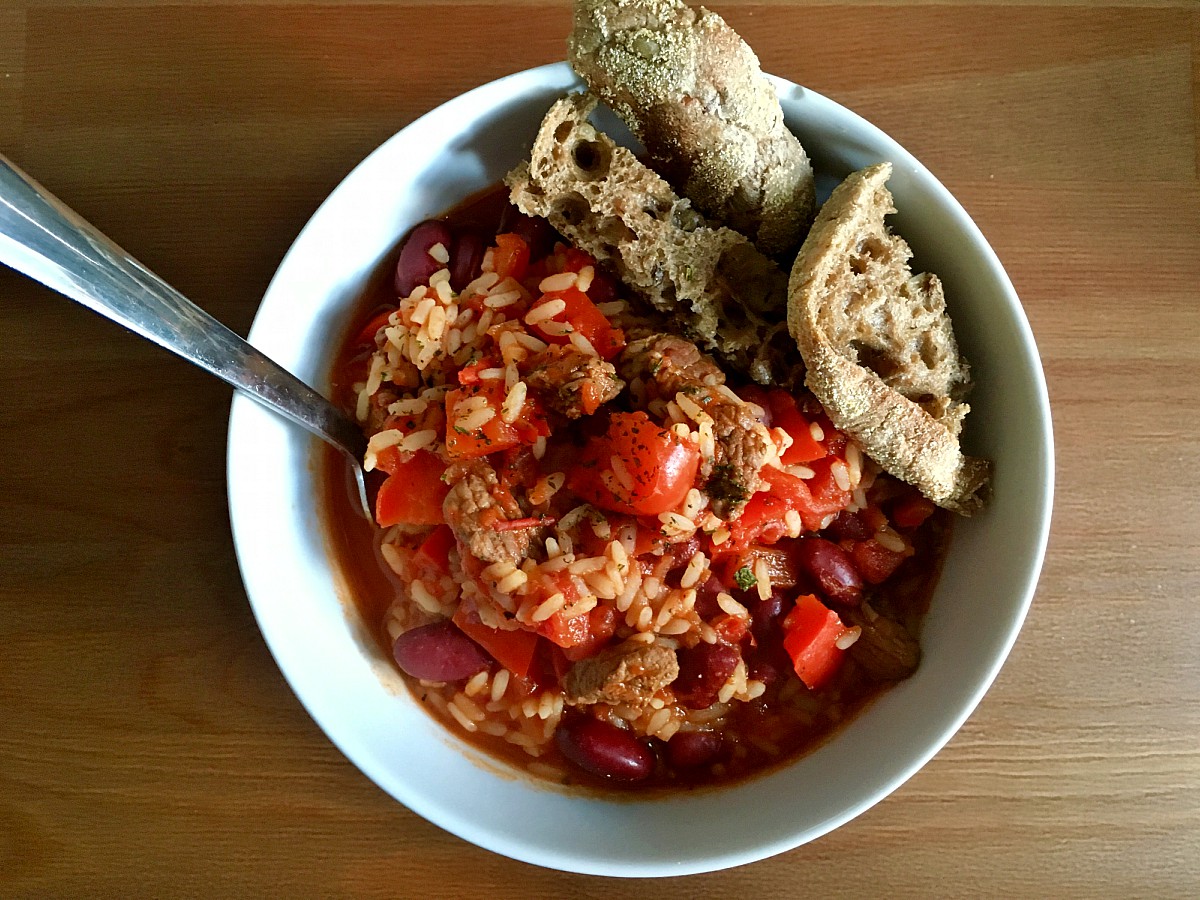 Scharfer Paprika-Reis-Topf mit Rindfleisch - Muddis kochen