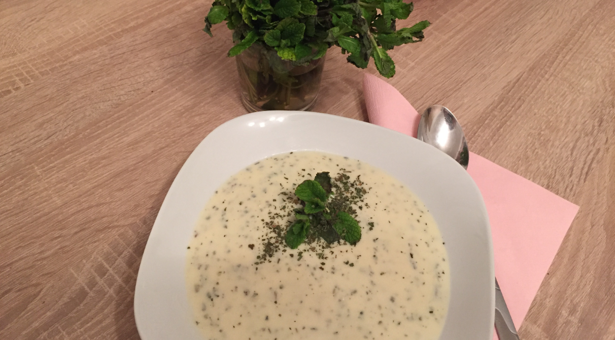 Yayla Corbasi - Joghurt-Minz Suppe - Muddis kochen