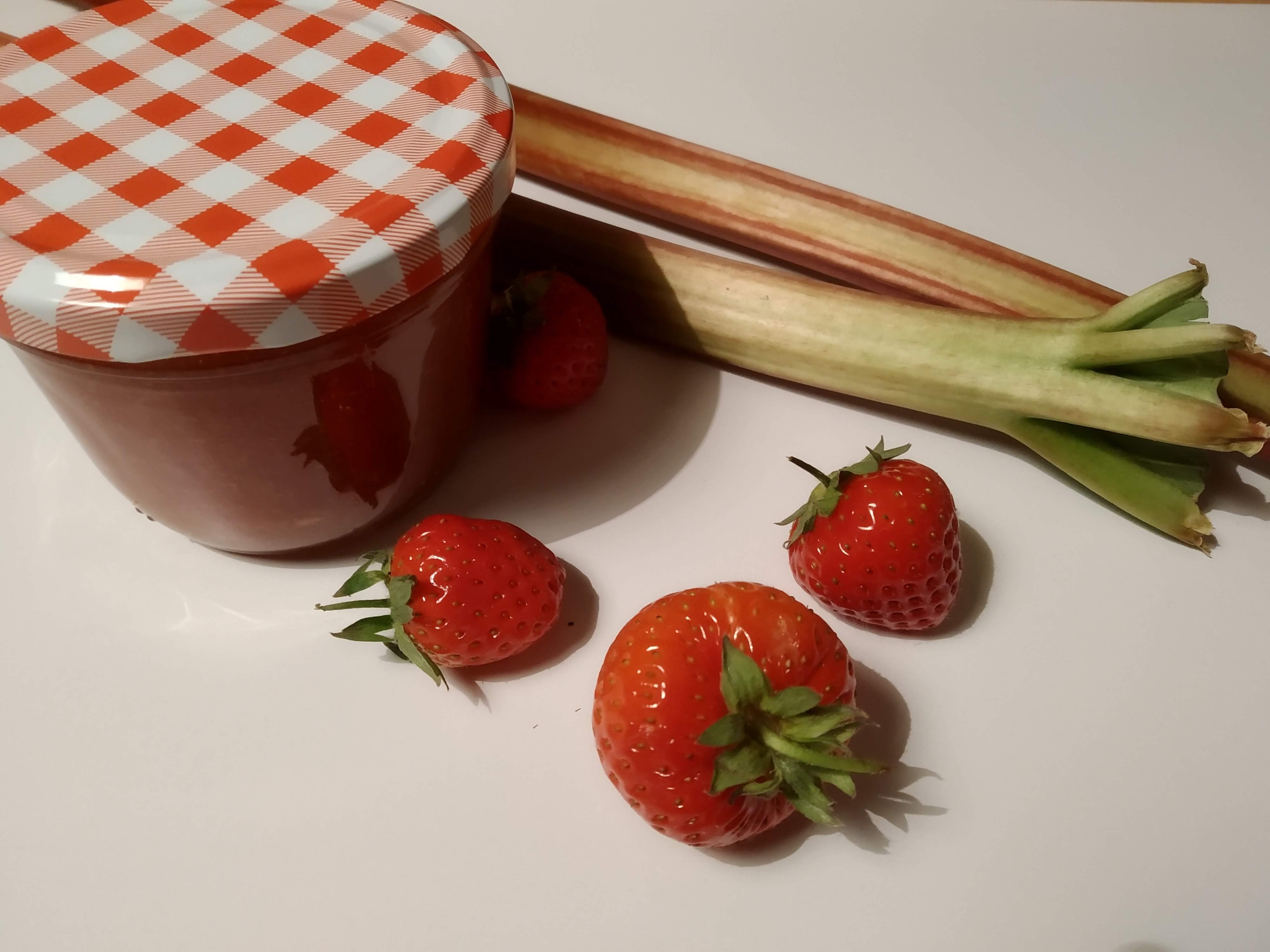 Erdbeer-Rhabarber-Ingwer Marmelade - Muddis kochen